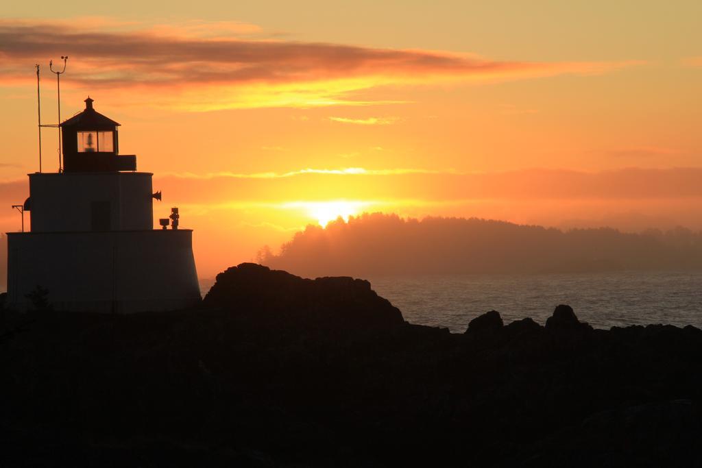 Waters Edge Shoreside Suites Ucluelet Eksteriør billede