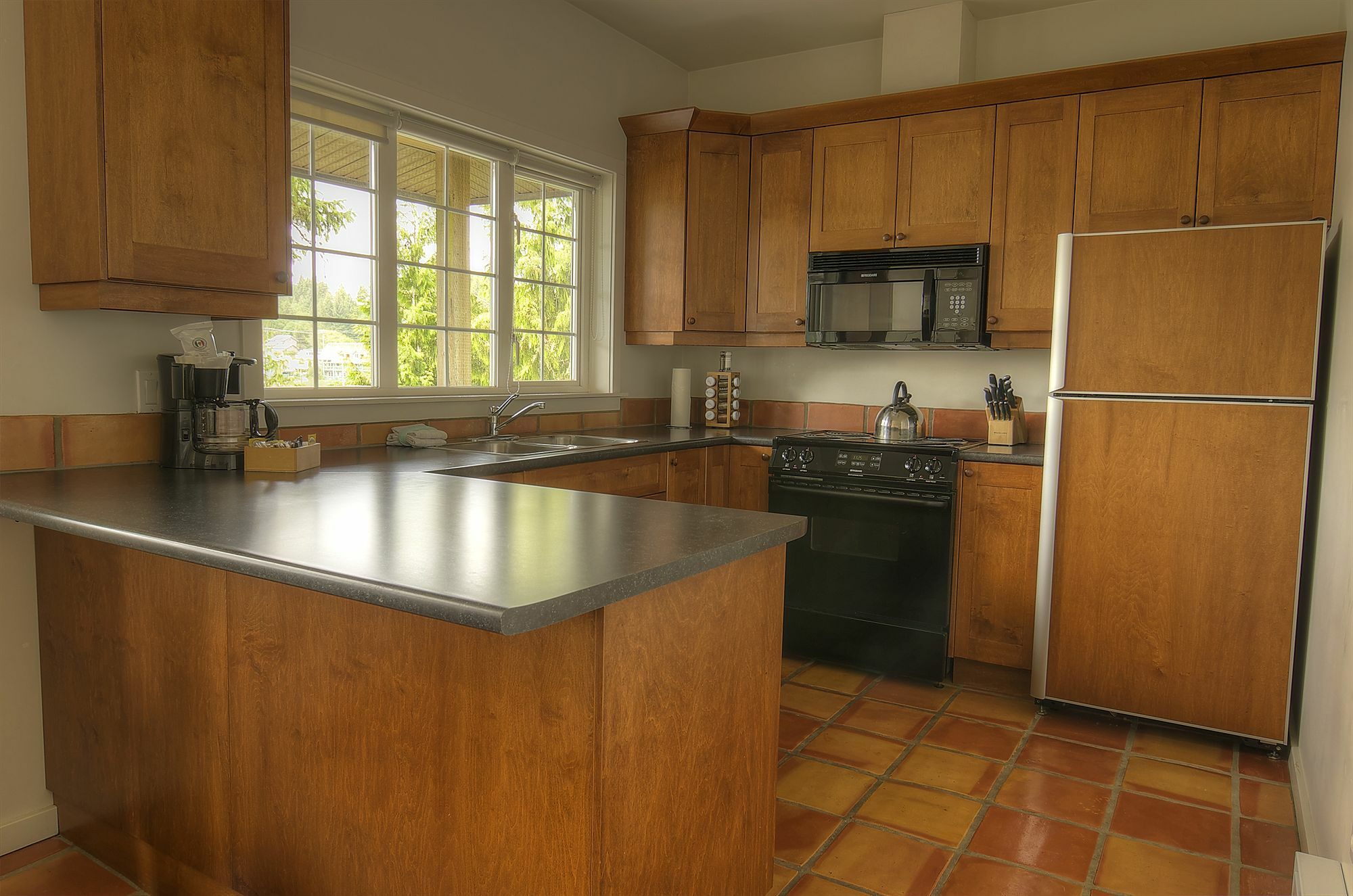 Waters Edge Shoreside Suites Ucluelet Eksteriør billede