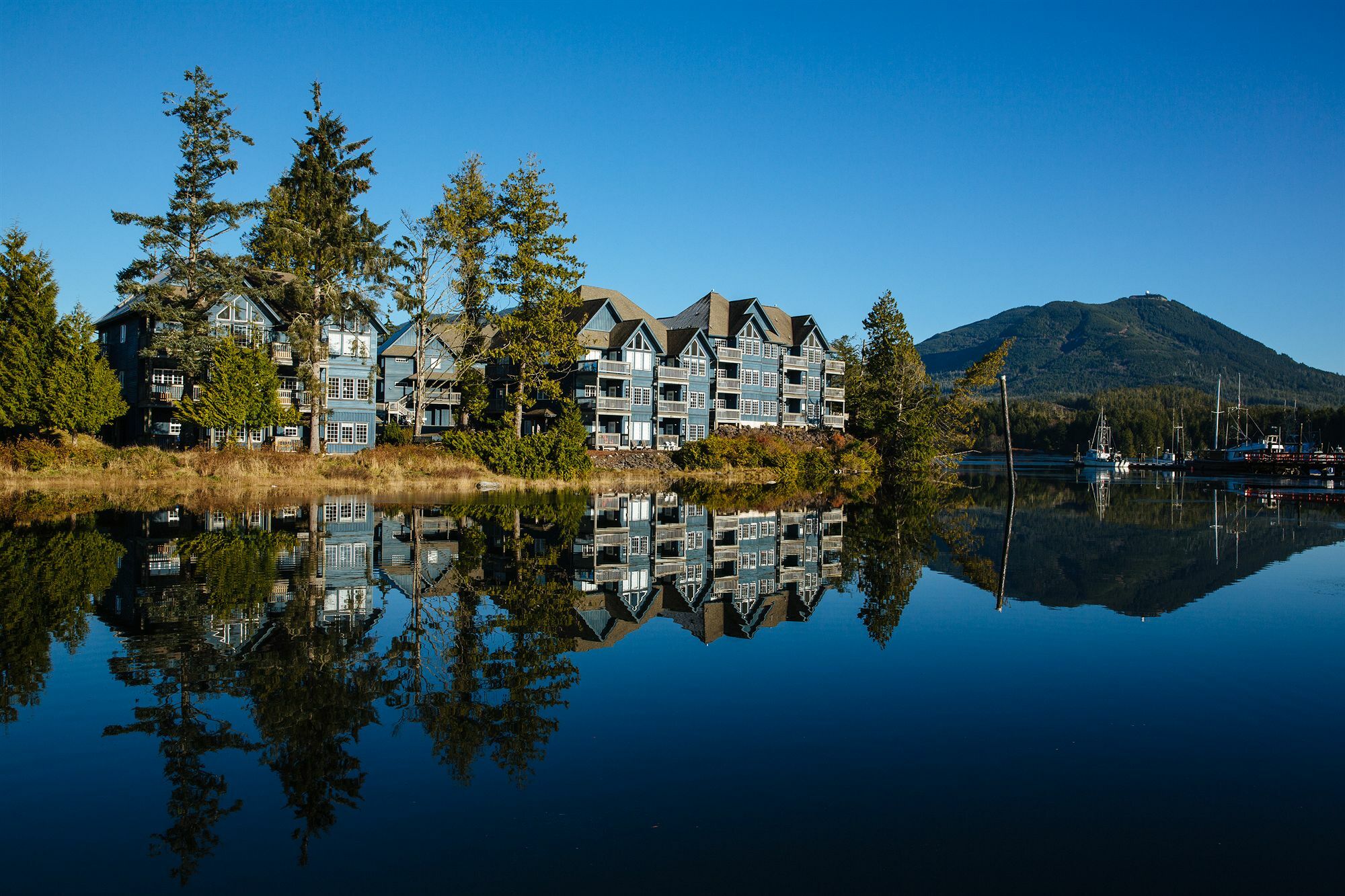Waters Edge Shoreside Suites Ucluelet Eksteriør billede